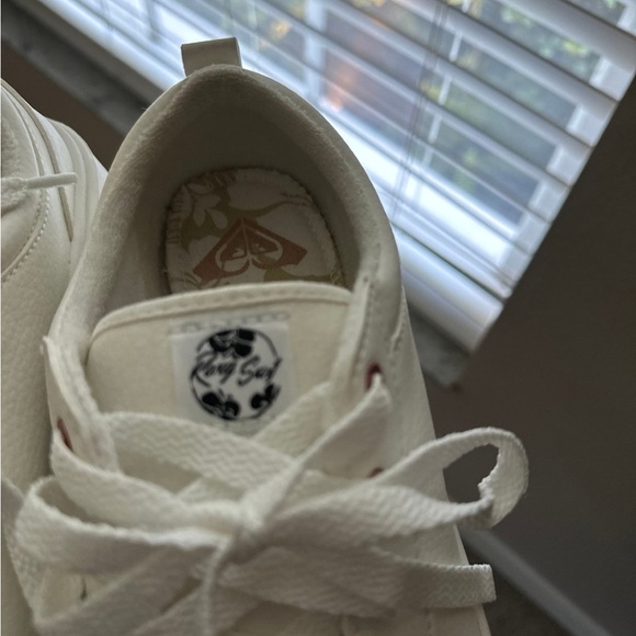 Roxy sneakers - Picture 4 of 7